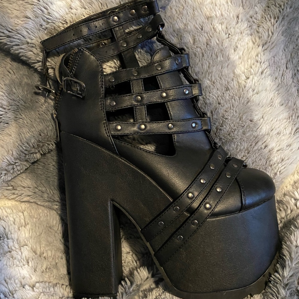 Black Demonia Vegan Platform Ankle Boots Size 6